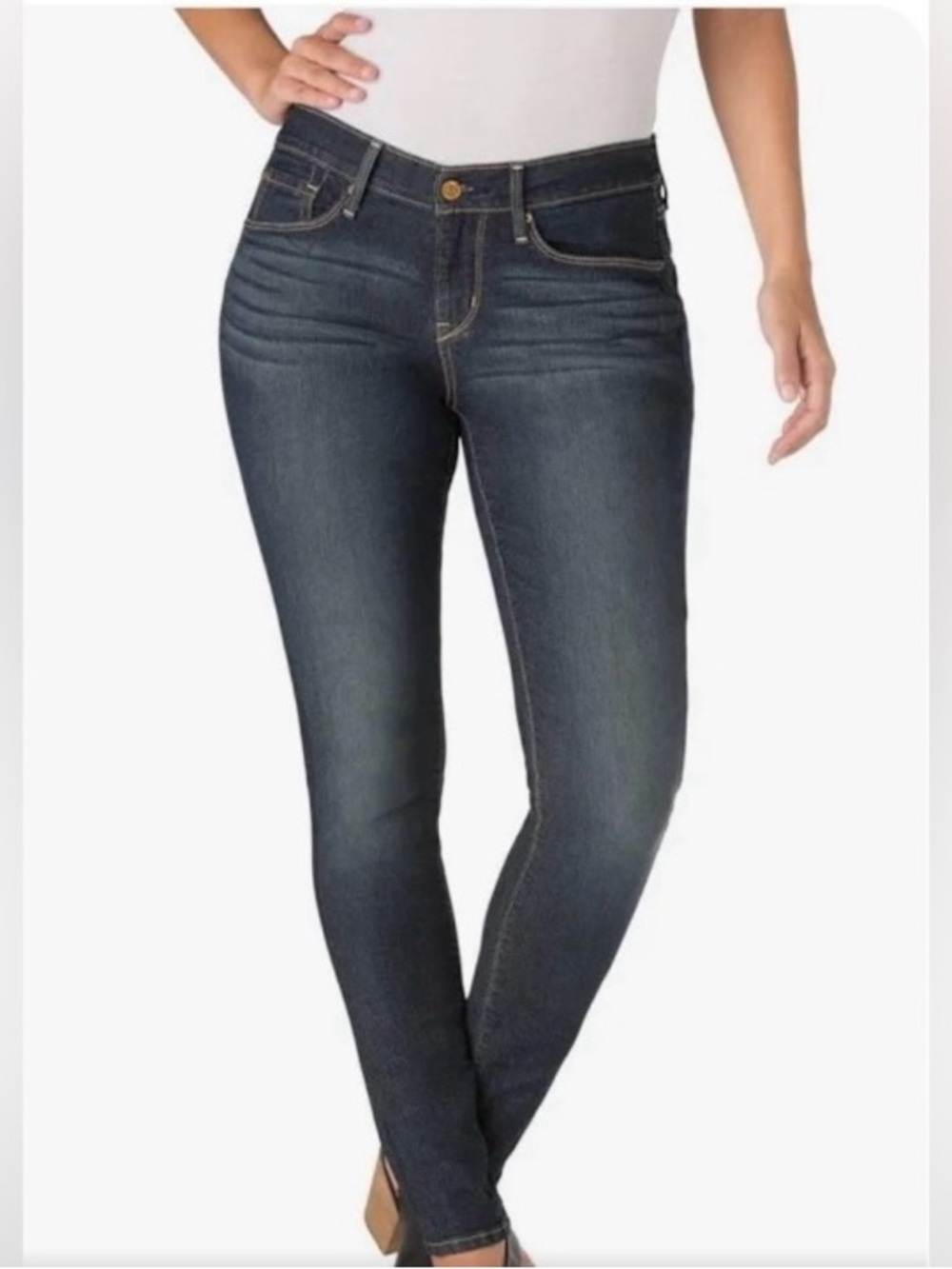 Levi's Curvy Dark Wash Skinny
Jeans Women’s Size 16
